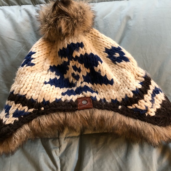 Fur Lined A&F Hat - Picture 5 of 6